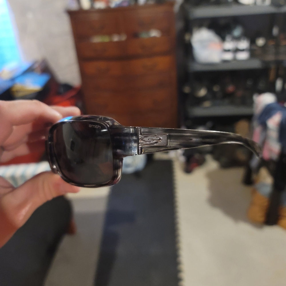 Smiths sun glasses
